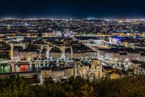 ville de lyon la nuit